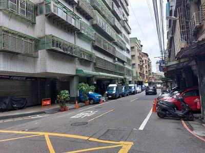 板橋拍賣大樓-2