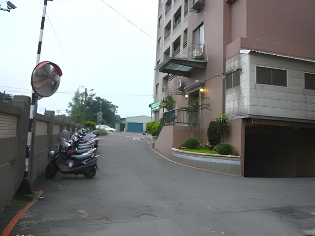 桃園平鎮法拍大樓-4