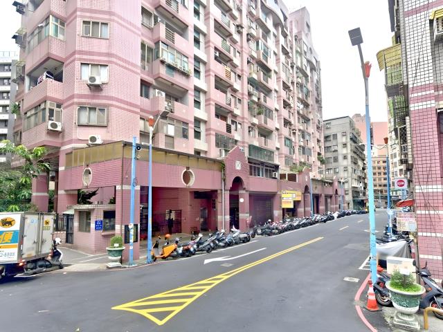 五股拍賣大樓-0