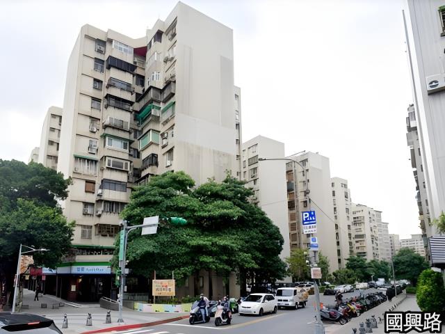 台北萬華拍賣大樓-3