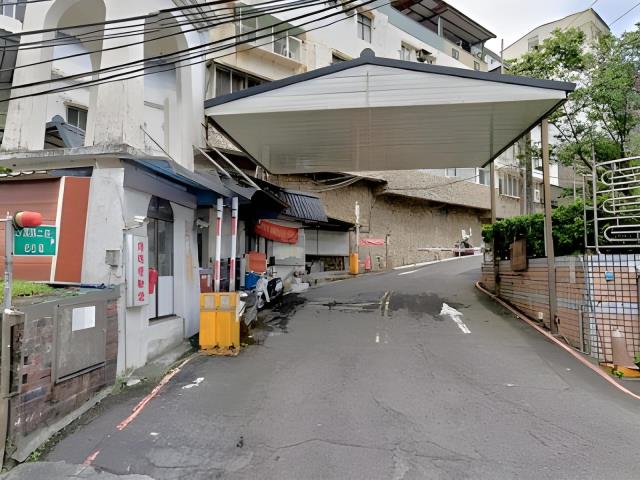 新北汐止透天法拍-2