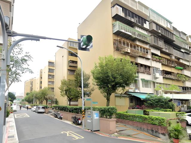 台北萬華拍賣大樓-3